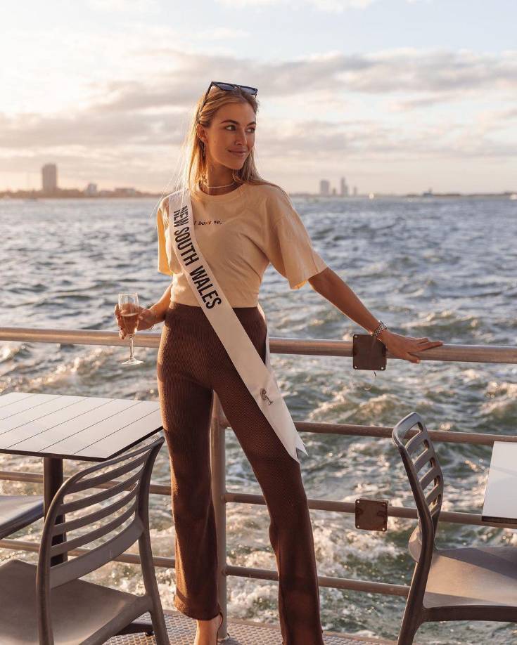 La joven de 23 años había quedado atrapada abajo del caballo en el Windsor Polo Grounds de Sídney.