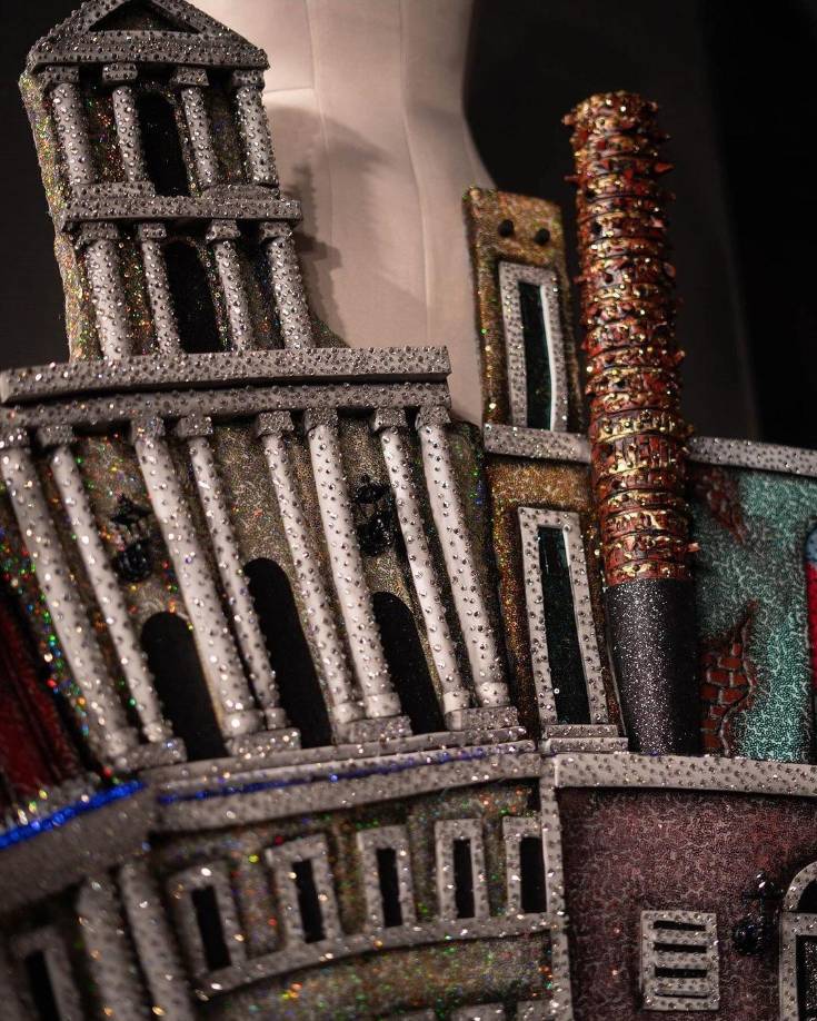  El traje típico es titulado “Fiestas de la Calle San Sebastián”.