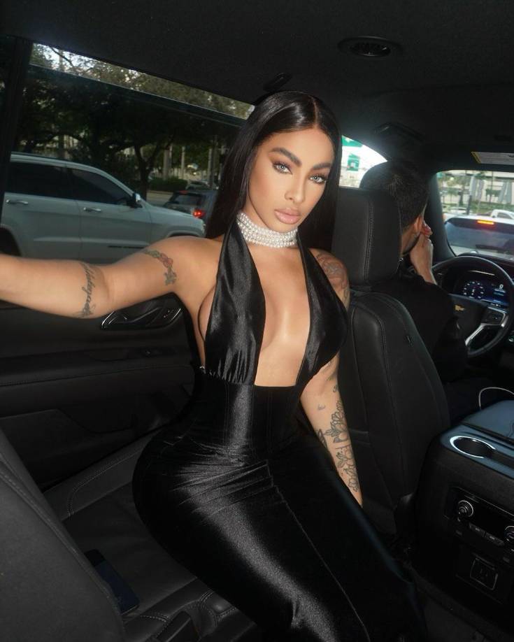 Así mismo, en el <i>live</i> aclaró que, aunque han pasado apenas tres días, ya está retomando sus actividades cotidianas, aunque todavía se cuida con sus fajas y siguiendo indicaciones médicas.