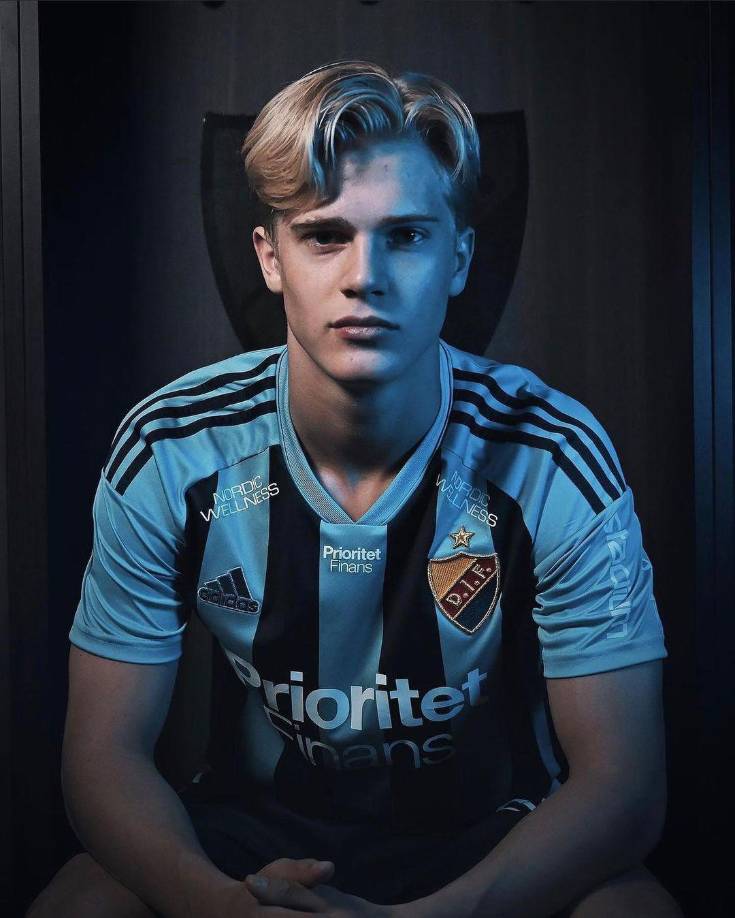 Bo Andersson, del Djurgardens, reconoció que el Barcelona ha iniciado los “contactos” para el fichaje de Lucas Erik Holger Bergvall: “Sí, puedo confirmar que hemos estado en contacto y dialogando con el Barcelona. Pero en mi opinión, aún no hemos iniciado una negociación”, confirmó a ‘Fotbollskanalen’.