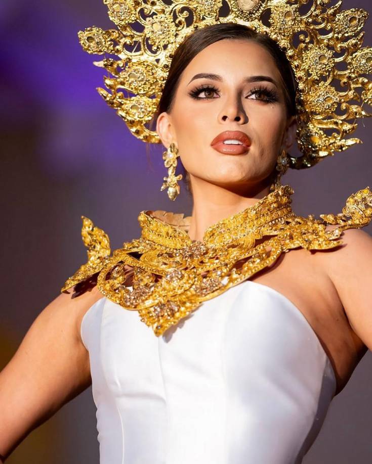 Elegancia y majestuosidad fue el resultado de esta inédita colaboración entre las talentosas artistas.