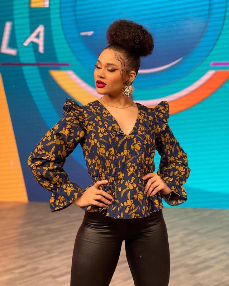 “Me tomé fotos para que miren que es real”, dijo la cantante hondureña en un Instagram Live. 