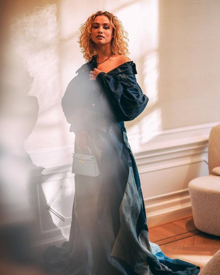 Ahora que se ha mencionado que Rose tiene una relación con Mbappé, otra carta en la que Van der Wiel habla de su depresión, se ha viralizado.