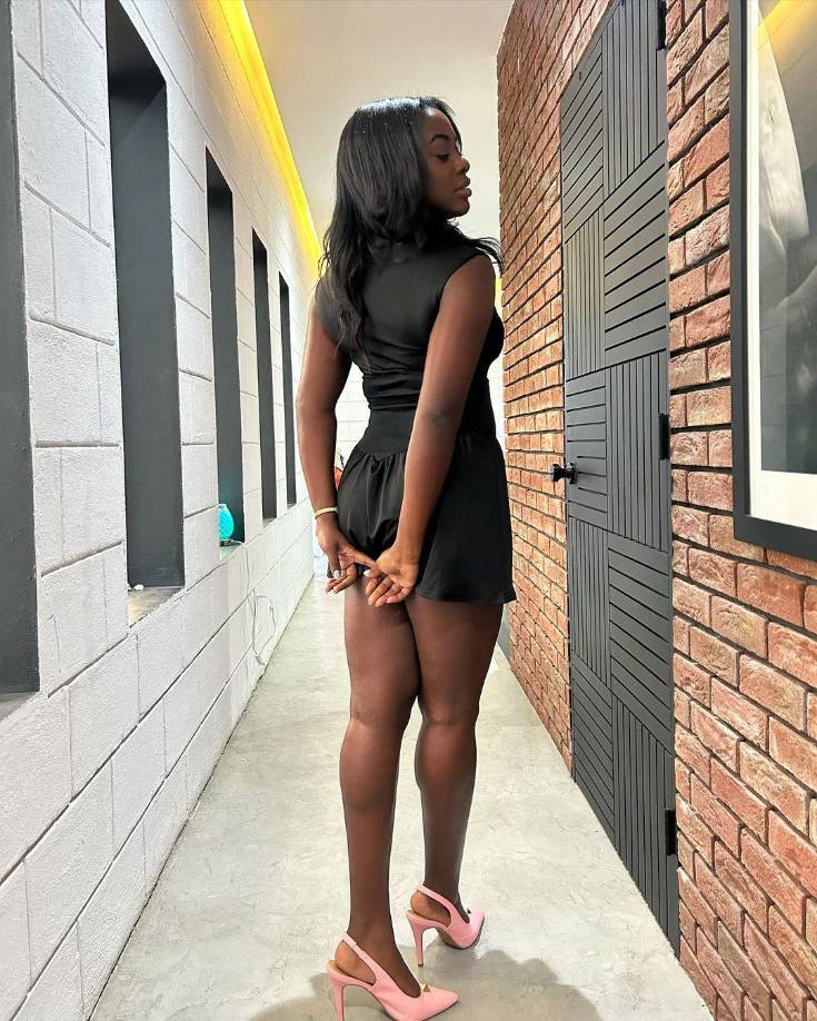 Su amor por Roatán, así como su pasión por compartir lo positivo de Honduras se percibe en la mayoría de sus publicaciones en redes sociales. 