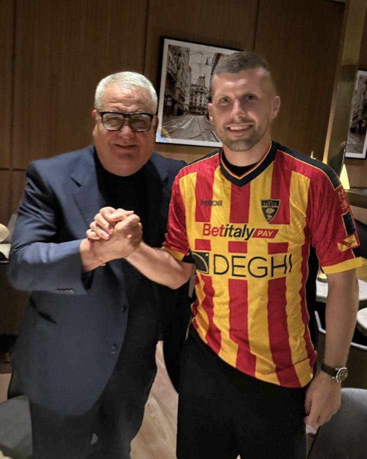 OFICIAL / El croata, Rebic, ex del Milan, se convirtió en nuevo jugador del Lecce. Llega gratis al club.