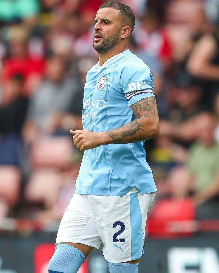 Y agregaron: “Es comprensiblemente frágil, pero hace todo lo posible para proteger a sus hijos y prepararse para la llegada del cuarto”.