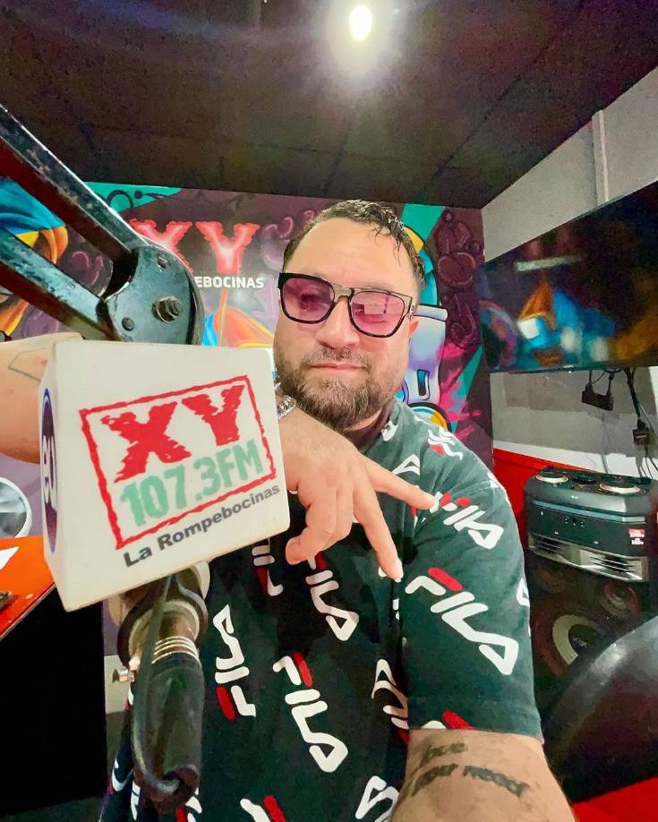 Allan Vallecillo - El locutor de programas radiales en la zona norte del país (actualmente trabaja en la XY) es hincha del Olimpia de Honduras.