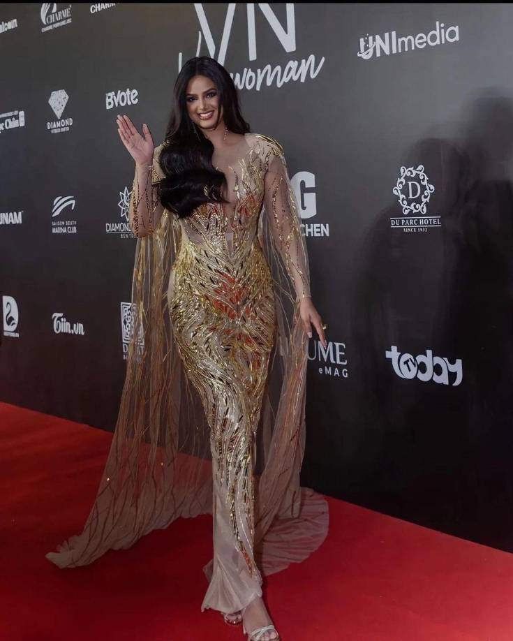 “Cuando vas a un lugar nuevo, ves cambios en tu cuerpo. Y fui a Nueva York por primera vez... Es un mundo completamente diferente. Soy alguien que cree en el body positive y una de las Miss Universo que por primera vez está pasando por esto”.