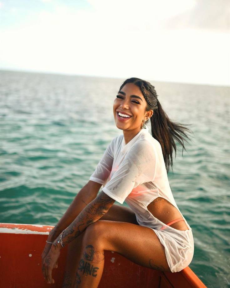 Según la influencer, el papá de Gabriel Barbosa (Gabigol), fue el que tomó la decisión de que ella se quedara en Brasil.