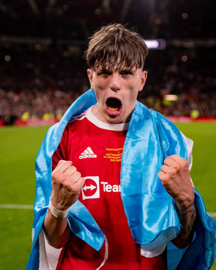 En Manchester United también consideran que el hecho de tener al argentino Alejandro Garnacho puede ser clave para la llegada de Lionel Messi. 