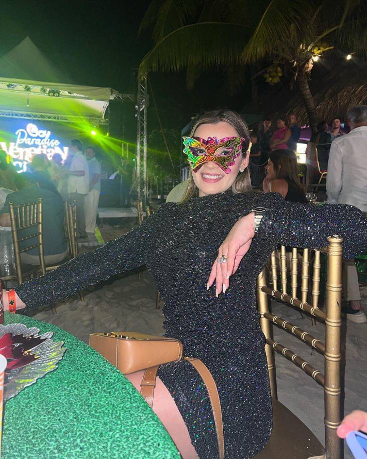 La esposa de Emilio Izaguirre cuenta con 32 años de edad. 