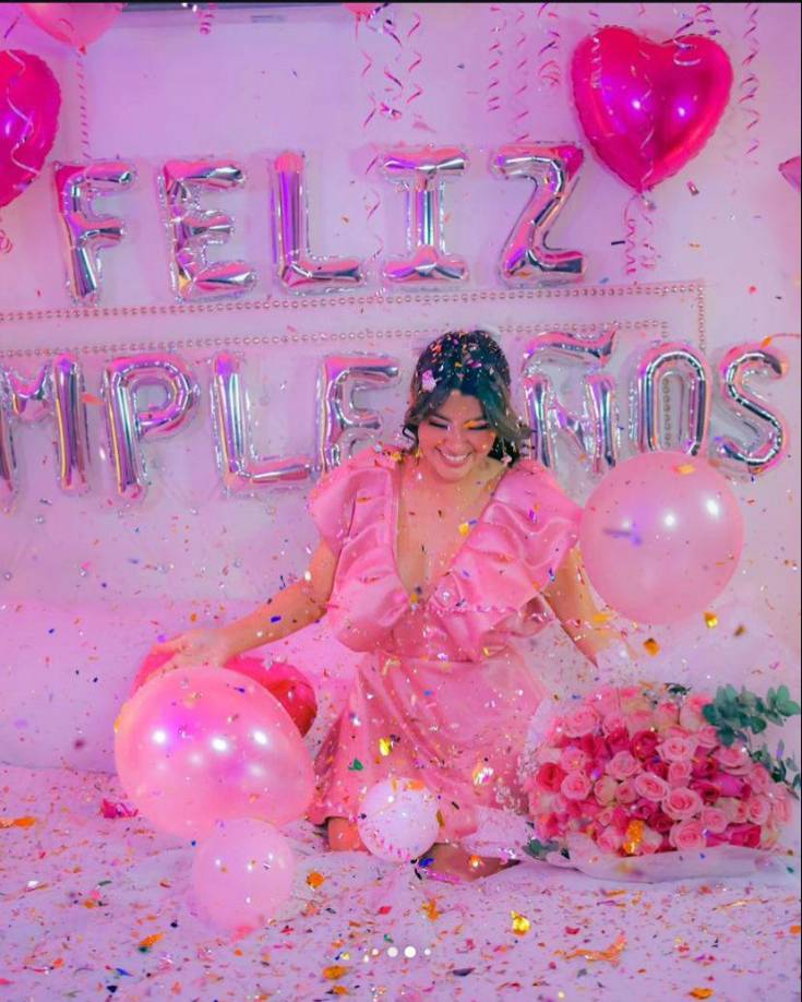 ”Hermosaaaa te mereces lo mejor!! Feliz cumpleaños”, escribió la cantante hondureña Katherin Banegas. 