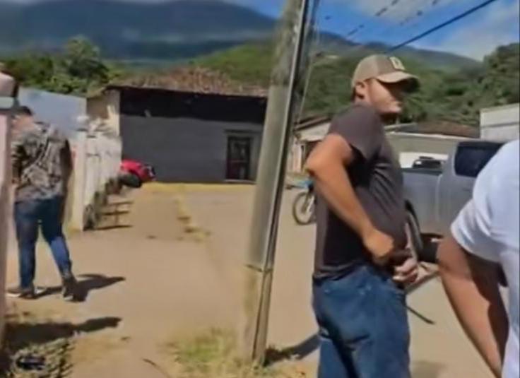 Capturan sujeto que se enfrentó al comisario Nolasco en Catacamas