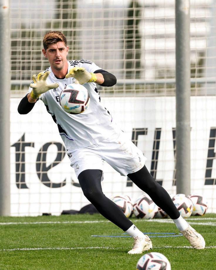 El conjunto merengue no precisa el tiempo de baja de su portero estrella pero según la prensa española podría estar de baja entre ocho y nueve meses, con lo que se perdería casi toda la temporada.