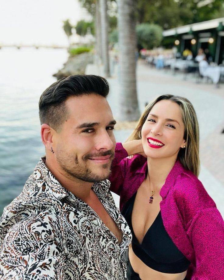 También agregó que pasó por momentos de crisis que lo llevaron a aislarse en su finca y tener sobrepeso. y hasta tener “pensamientos locos”, que lo hicieron pensar hasta en retirarse de la actuación de forma indefinida. 