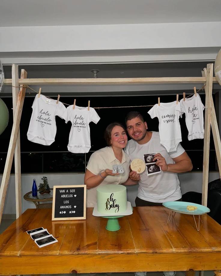 Y tras el anuncio, Antonia Botero se ha encargado de seguir compartiendo tiernas imágenes de su dulce espera.