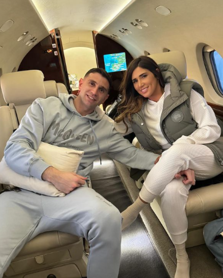 “Emi le pidió de salir y aceptó. Fueron a comer algo y a partir de ahí, están juntos”, relató el amigo del portero a Infobae.