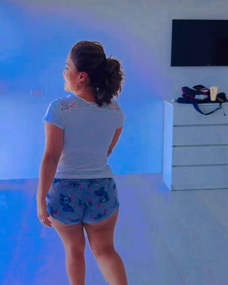 Recientemente Ariela publicó un video en el que muestra como se despierta por las mañanas, en el que no deja nada a la imaginación. 