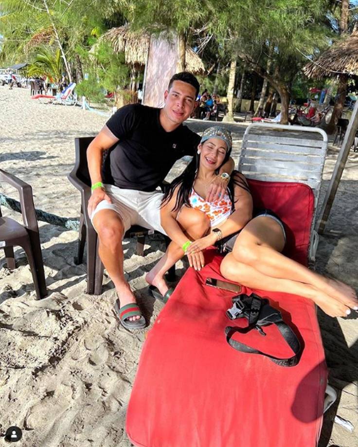 Jhow Benavídez - El motor del Real España aprovechó los días libres para ir a la playa con su bella esposa Bella Siloet.