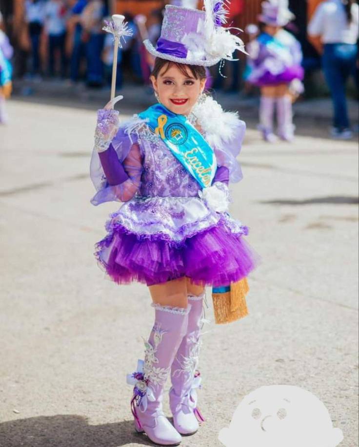 Rocío venció el cáncer hace dos años y este 15 desfiló en Danlí. ¡Bravo guerrera!