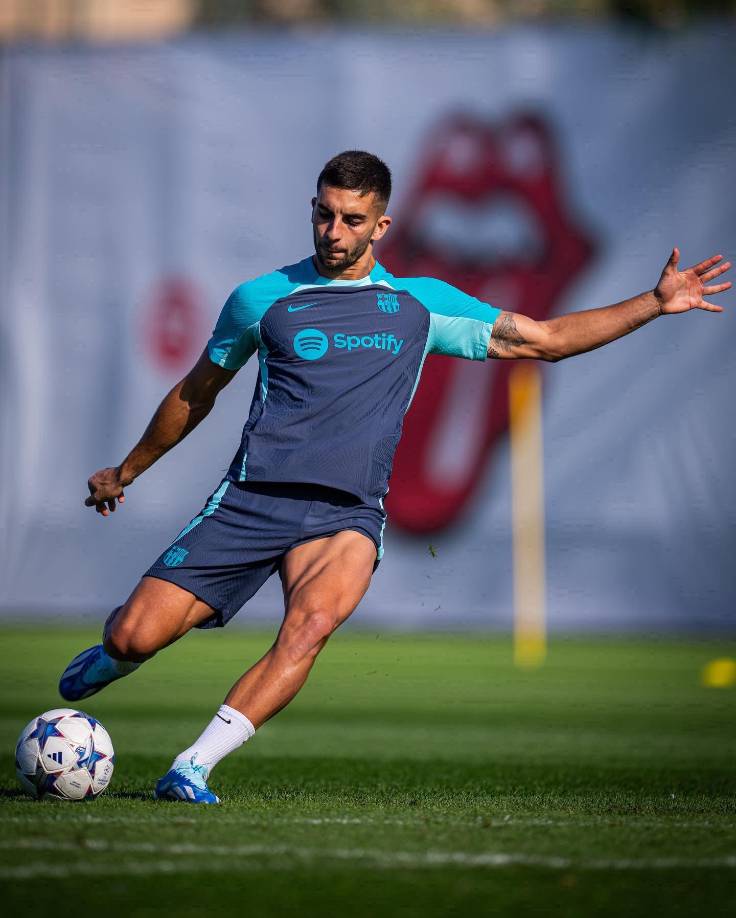 Ataque: Ferrán Torres entraría al 11 por la lesión de Raphinha. Sería otra de las sorpresas de Xavi.