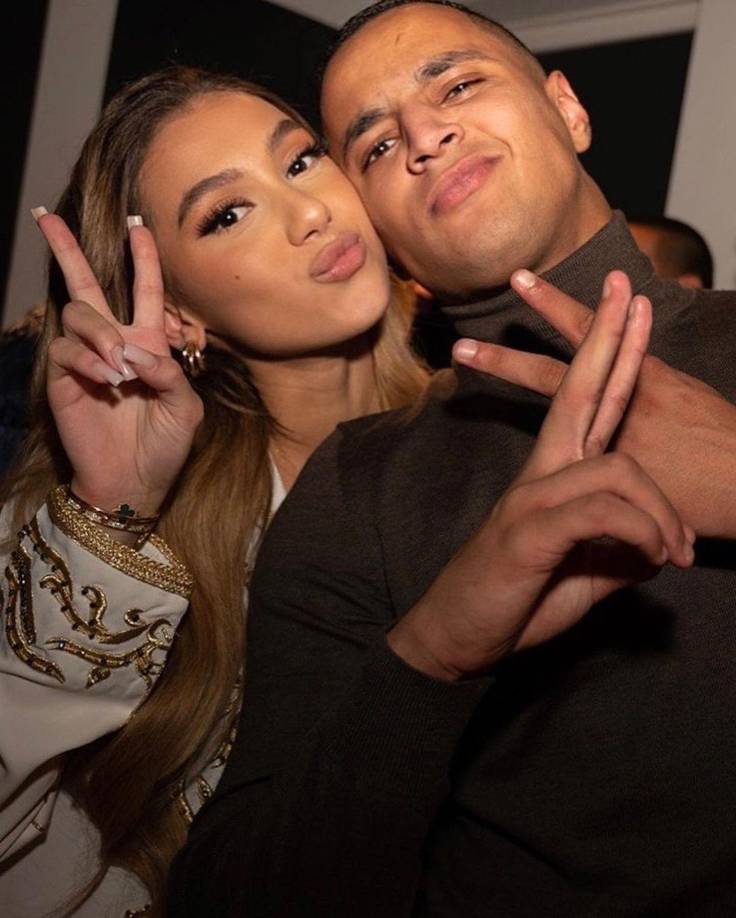 Los informes de la investigación indican que el incidente tuvo lugar alrededor de las tres mañana en el distrito de Kanaleneiland, un día después que Mohamed Ihattaren haga público su casamiento con la influencer y celebridad de TikTok.