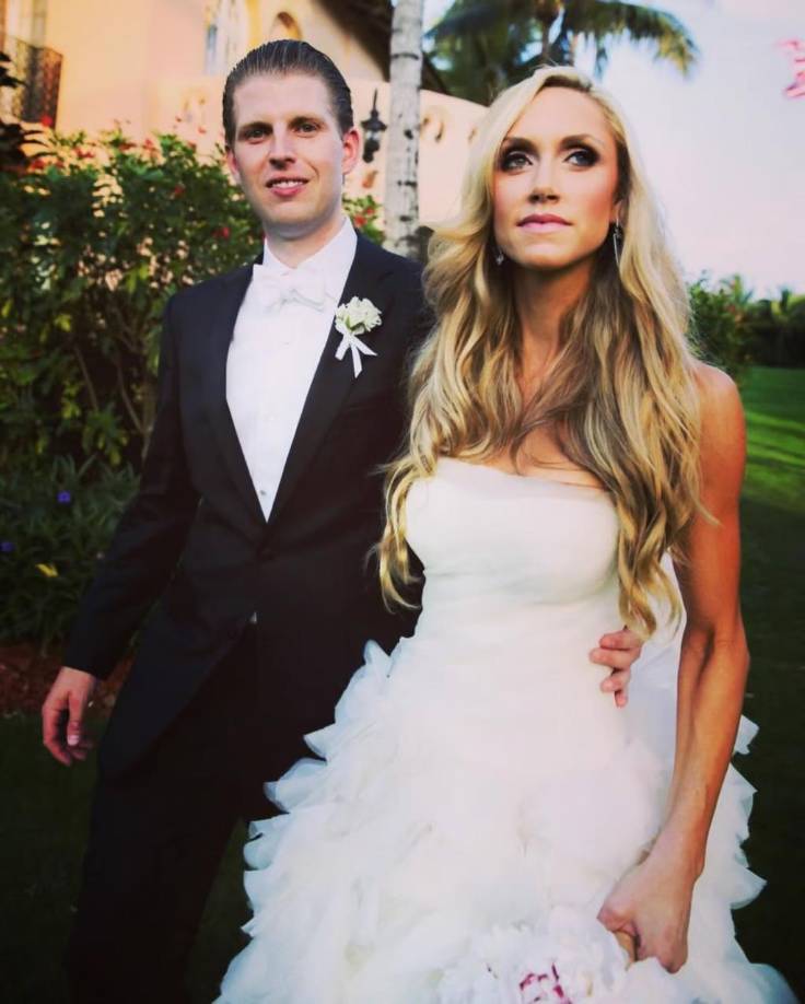 Lara Trump, casada con Eric Trump, uno de los hijos de Donald Trump, dijo el mes pasado en una entrevista con la cadena Fox News que “si me eligen para desempeñar otro cargo, sería un verdadero honor para mí”. Según dos fuentes familiarizadas citadas por el periódico, ella quiere ser senadora.