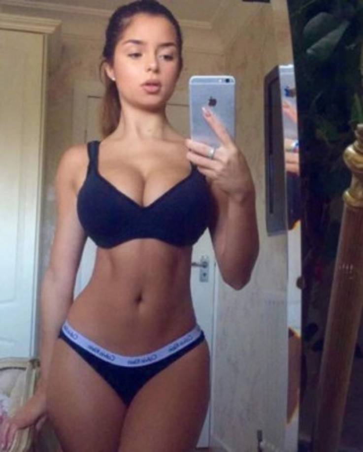 Rose estudió un curso de belleza y salud, tras el cual decidió lanzarse a Los Ángeles a buscar carrera como modelo de lencería.