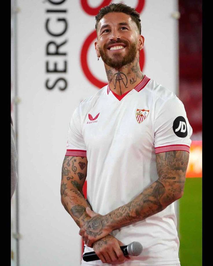 Y es que, las grandes figuras en el fútbol no se escapan de estar envueltos en escándalos fuera de su carrera deportiva. 