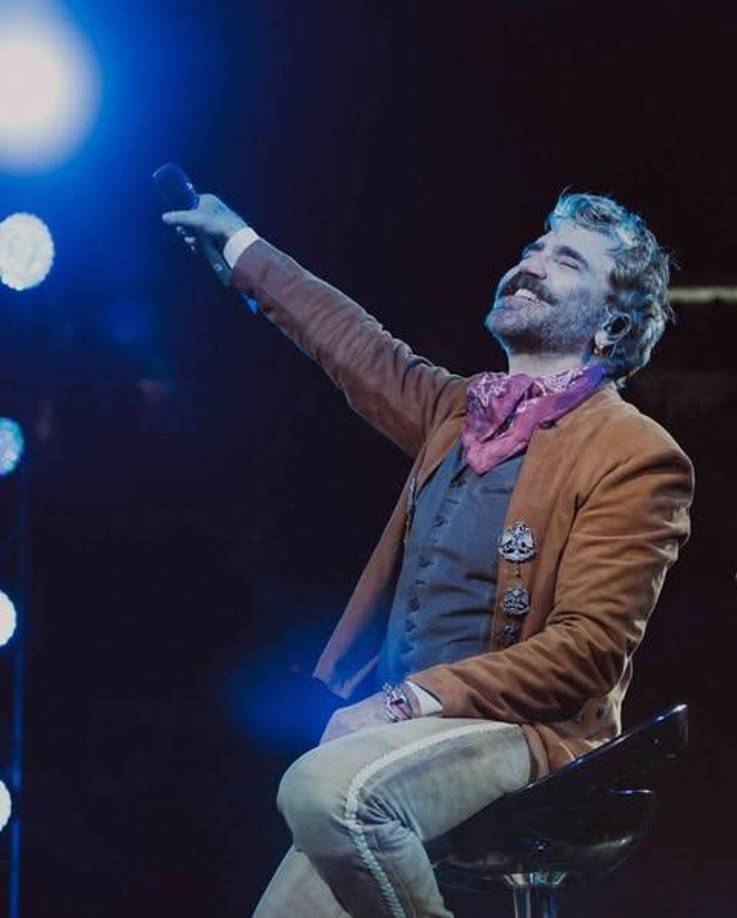 Fernández recordó que el 12 de diciembre es una fecha especial para los mexicanos al celebrarse el Día de la Virgen de Guadalupe, pero también confesó que esta fecha marca el aniversario del fallecimiento de su padre.