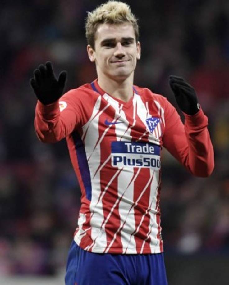 En las últimas horas se informa que el delantero francés Griezmann llegaría al Barcelona en junio del 2018 e inclusive que le ha apartado el dorsal 7. Sin embargo en el club blaugrana han negado mediante un comunicado la noticia.