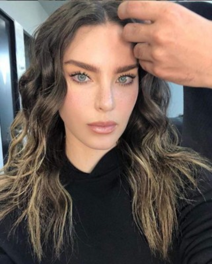 La representante de la intérprete, Danna Vázquez, inmediatamente informó que la cantante no había publicado nada y que fue víctima de un 'hackeo'.