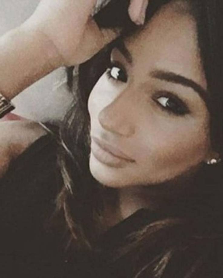 Rita de 24 años, quien hace seis meses se convirtió en madre de Inaya, cuyo nombre significa protección y cuidado en árabe, disfruta de una vida plagada de ostentaciones que no teme mostrar en sus redes sociales.