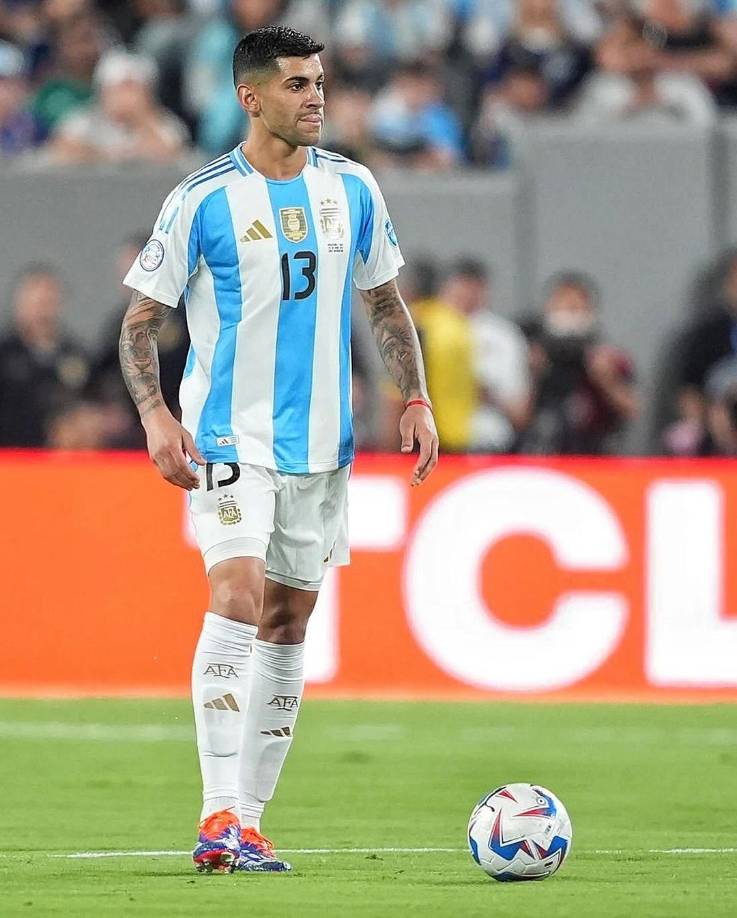 Defensa central: Cristian ‘Cuti’ Romero completaría la dupla con Lisandro Martínez.