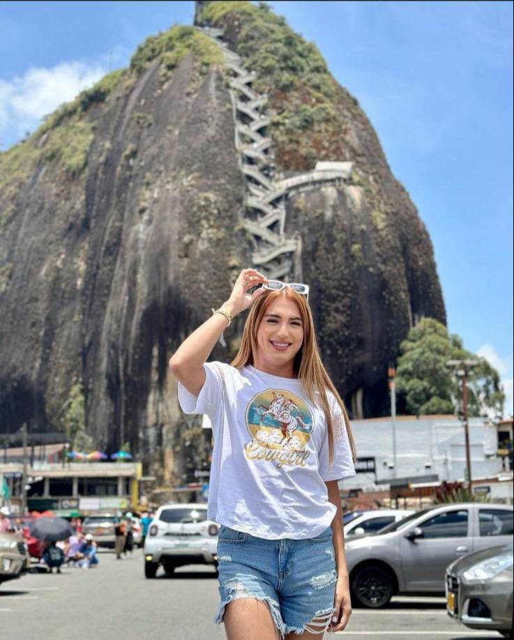 En las publicaciones su fans le dejan mensajes de felicitaciones por cumplir uno de sus sueños. 