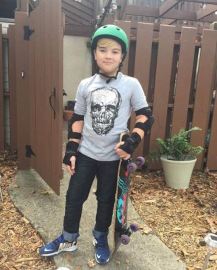 Sammy Griner sigue siendo muy querido por sus compañeros de escuela y amigos del barrio. Una de sus pasiones es andar en patineta.