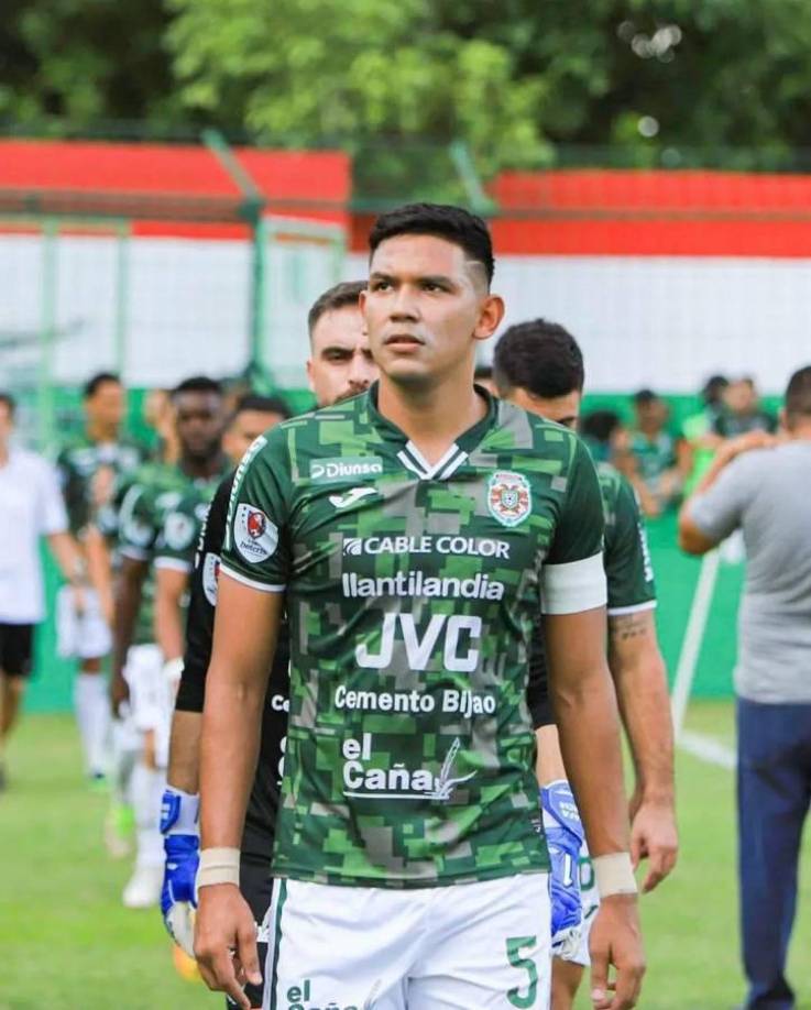 Motagua y Olimpia se disputan el fichaje del defensor Luis Vega. El zaguero finaliza su contrato con Marathón al final del presente Clausura 2023. 