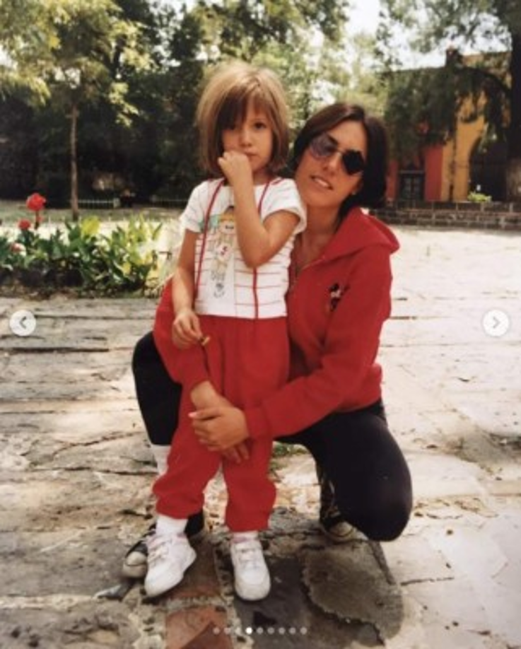 “Un producto de la ficción nunca va a lograr retratar la complejidad de una persona sin el involucramiento de la misma. Y por último, a repensar la forma en la que usan la sexualidad de las mujeres cómo estrategia de impacto”, concluyó.