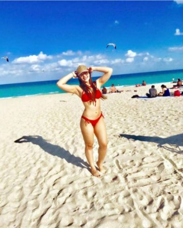 Virginia está acaparando muchas miradas en las bellas playas de Miami.