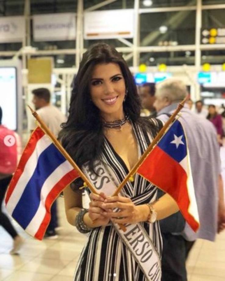 La hermosa periodista y modelo es hija de padre chileno y madre venezolana; sin embargo Andrea nació en Valencia, Venezuela. <br/><br/>