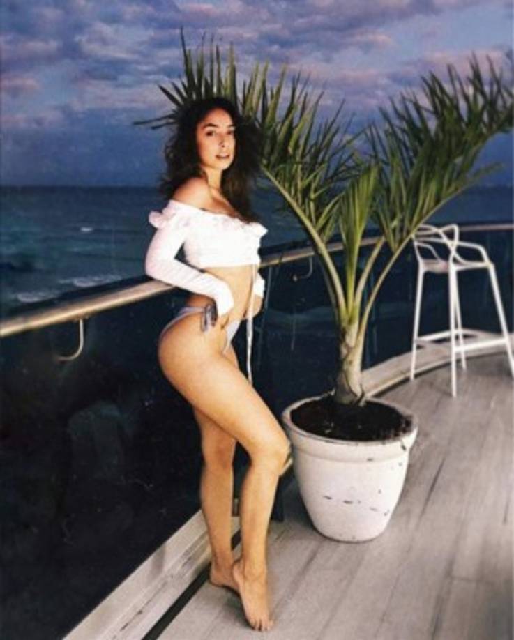 A sus 26 años, Chacón ha dejado su imagen infantil e inocente para conquistar al público con su faceta más atrevida. Recientemente publicó esta imagen para lucir su despampanante figura en Instagram.