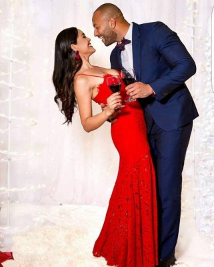 Muma Bernárdez tiene como esposa a la bella Wendy Salgado, quien fue Miss Universo Honduras en el 2007.