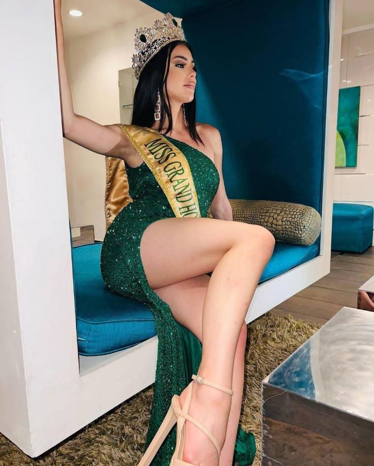 La joven y esbelta modelo de 1.65 metros de altura ha cursado un pregrado en Negocios Internacionales y está logrando sus sueños de convertirse en una exitosa modelo de carácter internacional. 