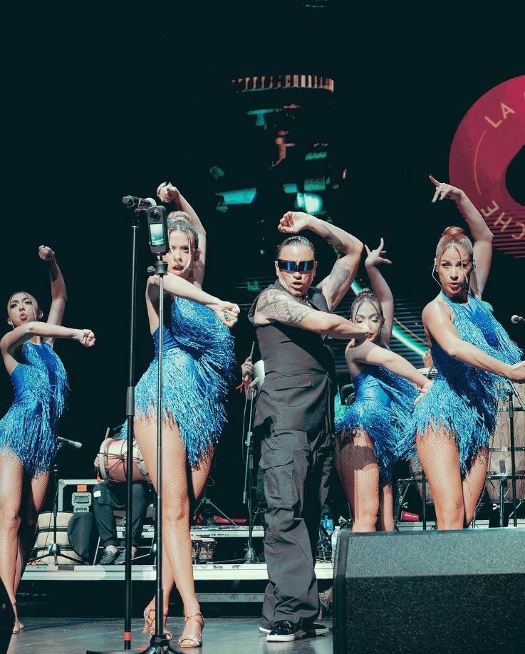 “Estoy emocionado de comenzar este nuevo capítulo con Cris y Jean Paul”, expresó Elvis Crespo. “Su pasión por la música y su entendimiento de la industria serán invaluables mientras seguimos creciendo y alcanzando nuevas audiencias”. 