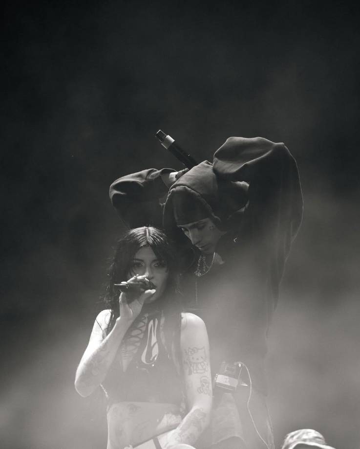 Uno de los momentos más icónicos del concierto fue cuando interpretó junto a Khea el tema “Loca”, sus fans le aplaudieron mucho cuando se puso a bailar con él de forma sensual. 