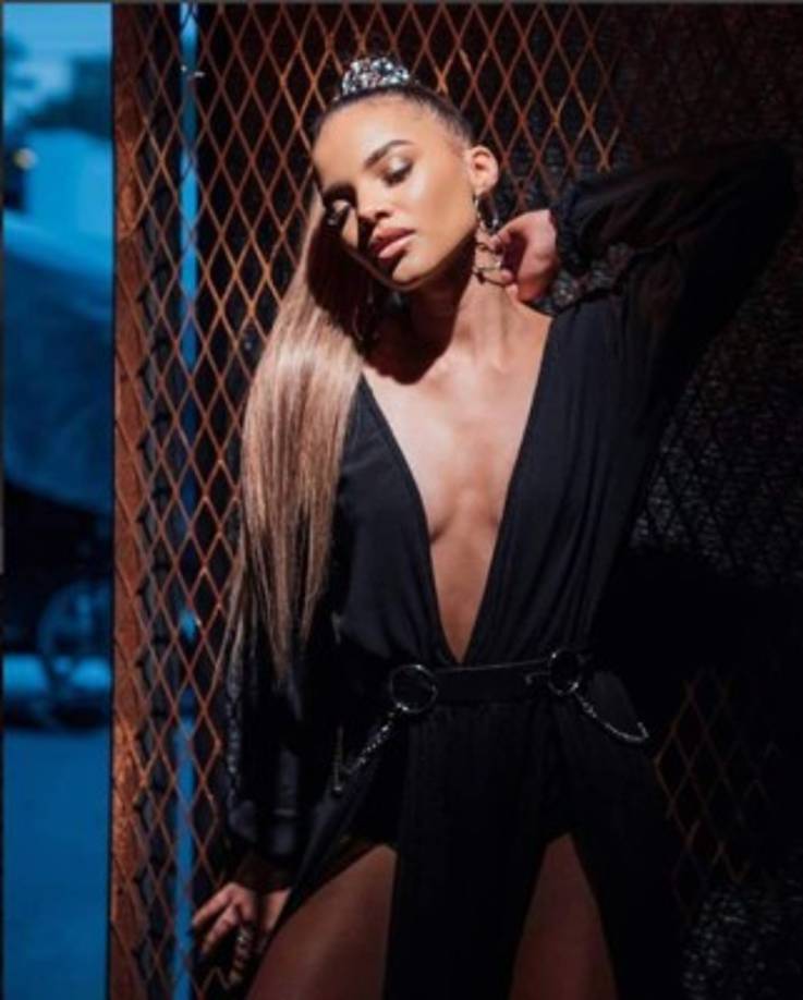 Leslie es poseedora de una figura y rostro espectacular.