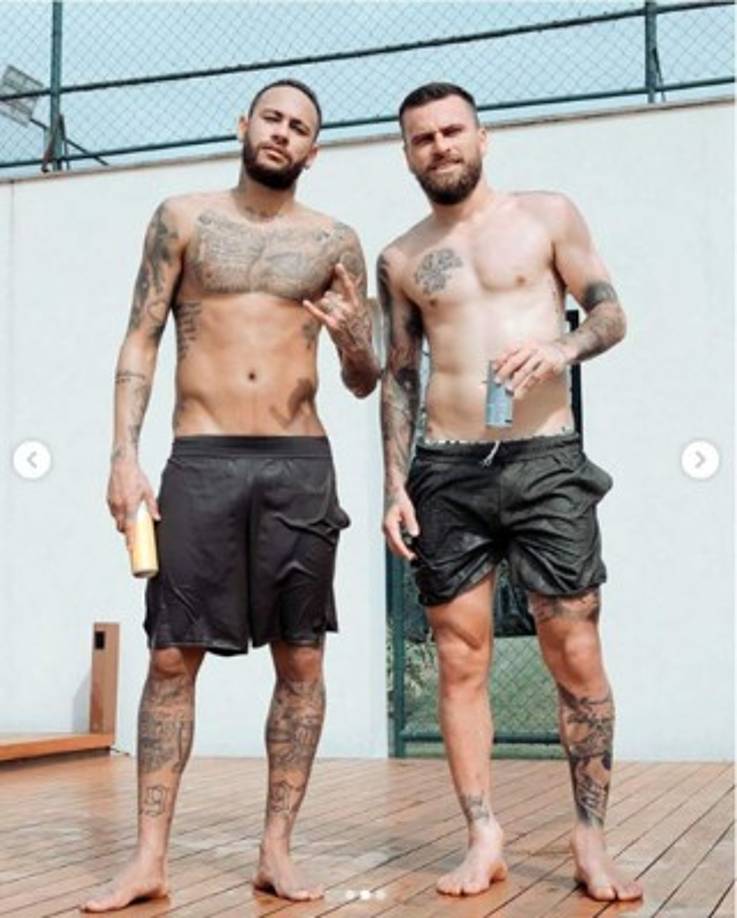 Además, esto se le ha sumado que la prensa brasileña también informó que Neymar y algunos del grupo fueron vistos haciendo compras, saltándose la cuarentena.