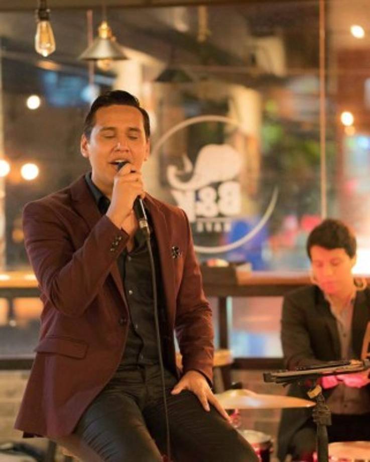 Daniel Ochoa<br/><br/>El sampedrano llega este sábado con su maravillosa voz a engalanar la celebración de las mujeres en Gran Hotel Sula. La cita es desde las 7:00 pm y la cena buffet especial por 420 lempiras. Reserve a través del 2545-2600.