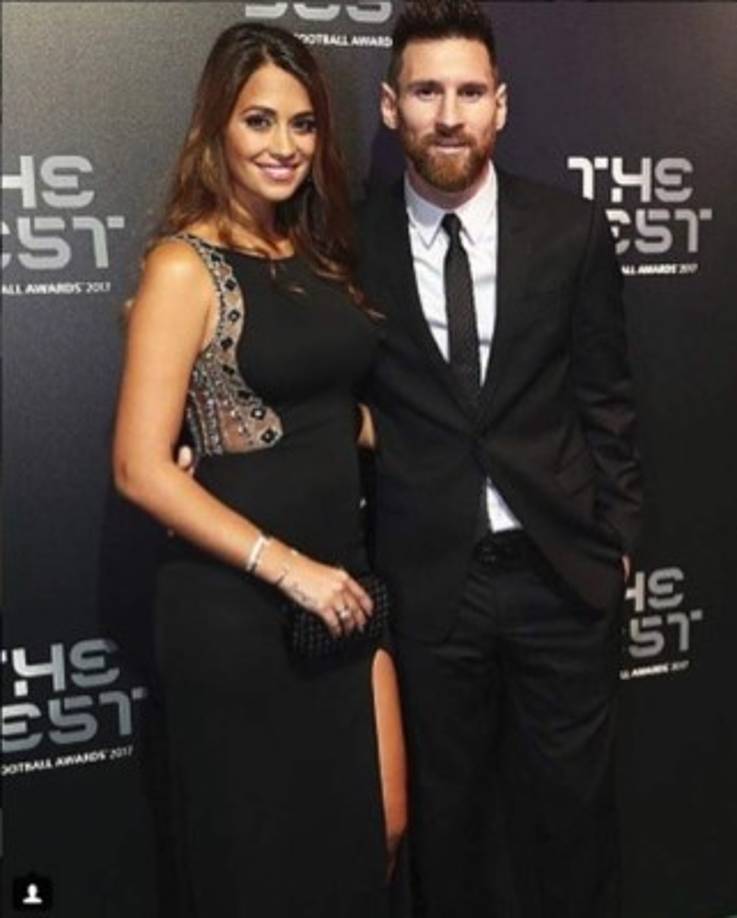 Antonela Roccuzzo, esposa de Lionel Messi, anunció que está esperando su tercer hijo. La argentina y el futbolista del Barcelona ya tienen dos varones: Thiago (4) y Mateo (1).