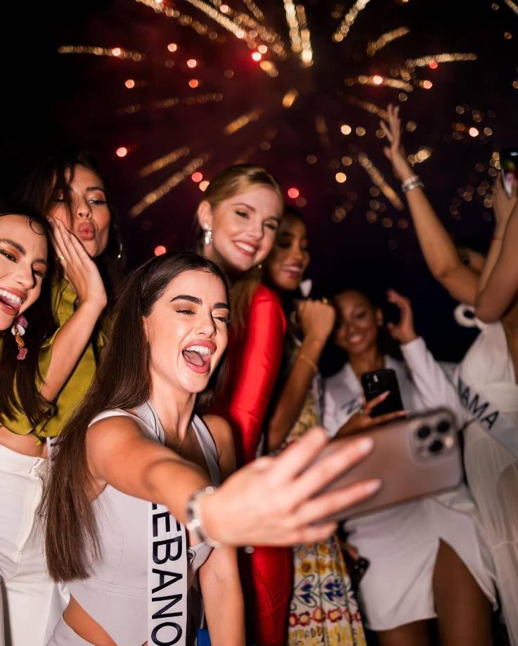 Para ese día del certamen El Salvador tuvo en la gala final al artista John Legend.